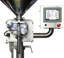 花塚製作所のプラスチックボトル充填機