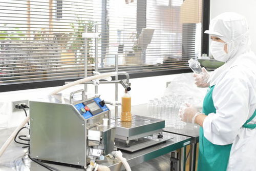 株式会社ナオミのドレッシング液体充填機